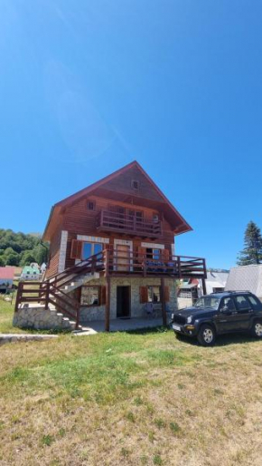 Ground floor apartment in beautiful chalet., Žabljak